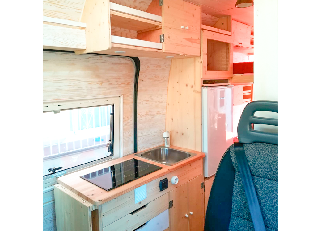 Muebles para Furgonetas - Los muebles camper para furgoneta de madera  natural
